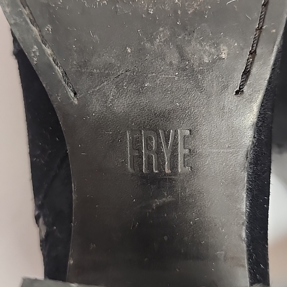 FRYE Nora black ankle boots with studded detail 2 3/4 chunky heel sz 8B Western - Picture 7 of 12